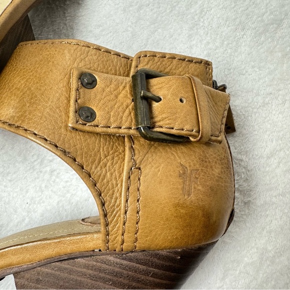 NWOB Frye Reina Heel Tan Leather With Back Zipper Closure - Picture 7 of 13